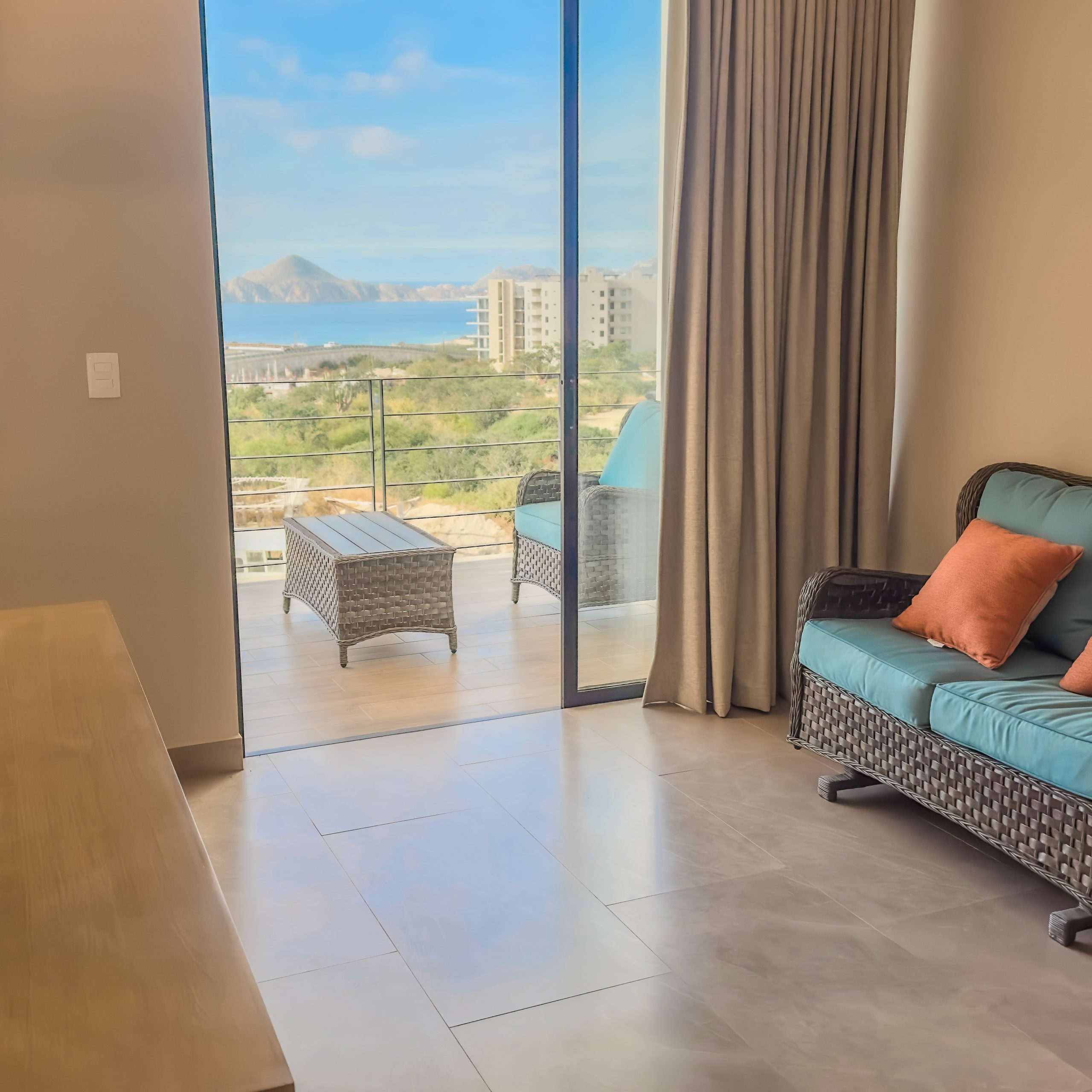 “Vista Romance” Luxury Cabo Condo with Arch Views, VIP Comfort, 2 Pools, Beachfront Bliss.